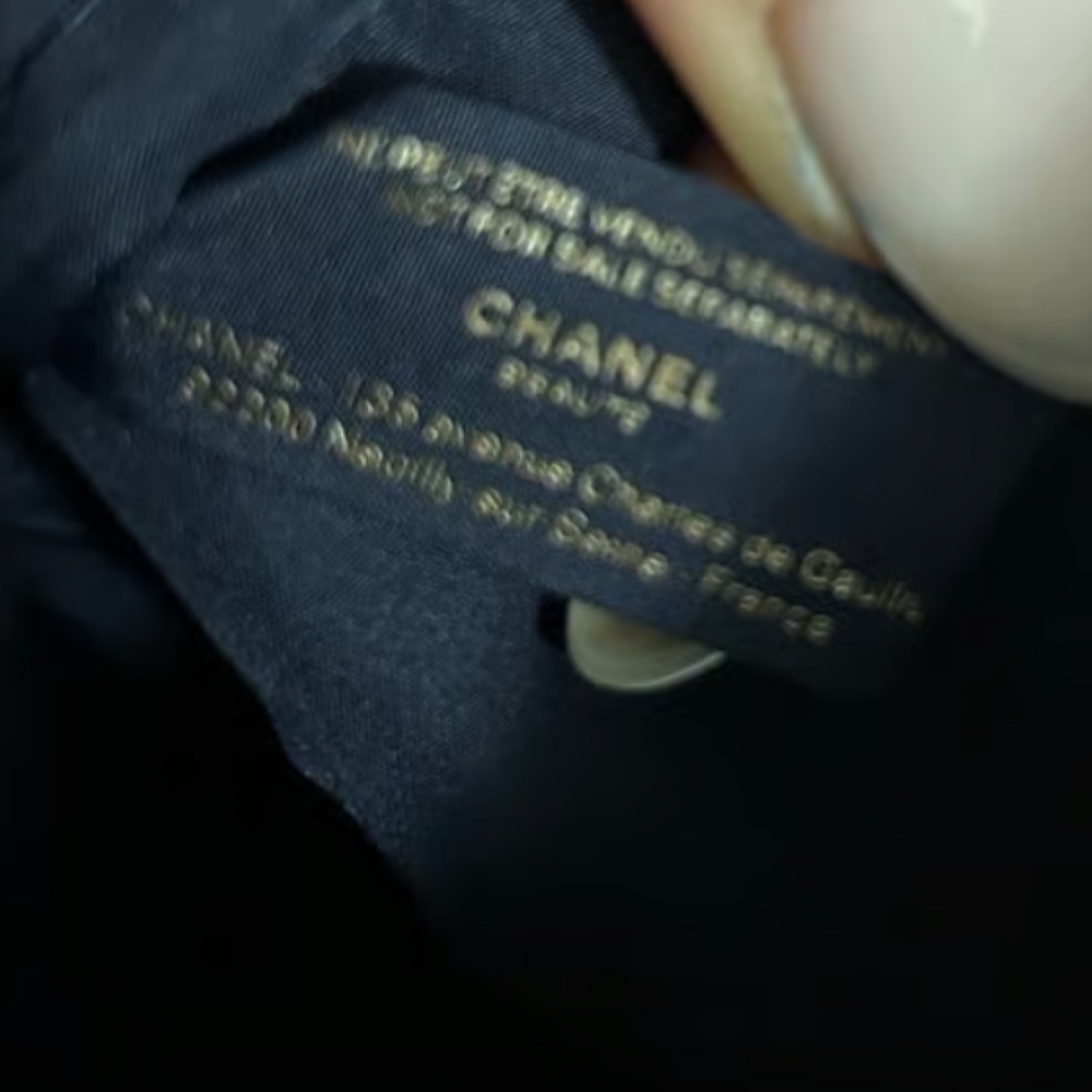 CHANEL Denim Key Holder with Gold Accents - Picture 5 of 5
